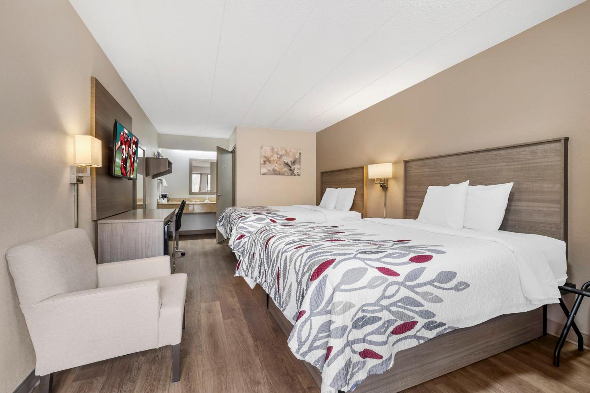 Red Roof Inn Parsippany Bagian luar foto